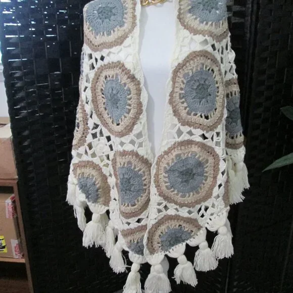 🌞 Sunshine Shawl by Saachi Hand Crocheted Elegance from India - Picture 10 of 14